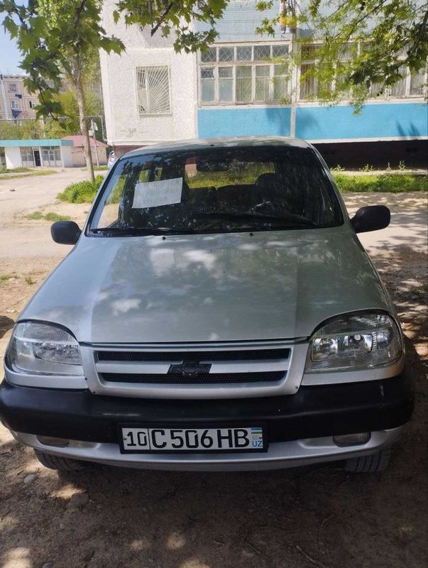 Chevrolet Niva 2004