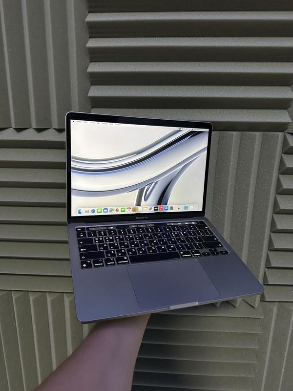 MacBook pro M1 8/256 MacBook pro M1 8/256