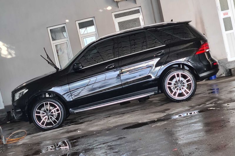 Mercedes Benz GLE400 4MATIC Mercedes Benz GLE400 4MATIC