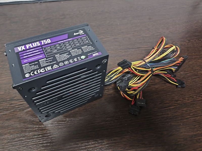 AeroCool VXPlus 750W