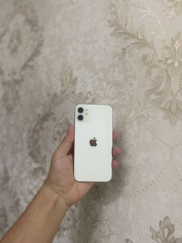 iPhone 11 W white 64 GB iPhone 11 W white 64 GB