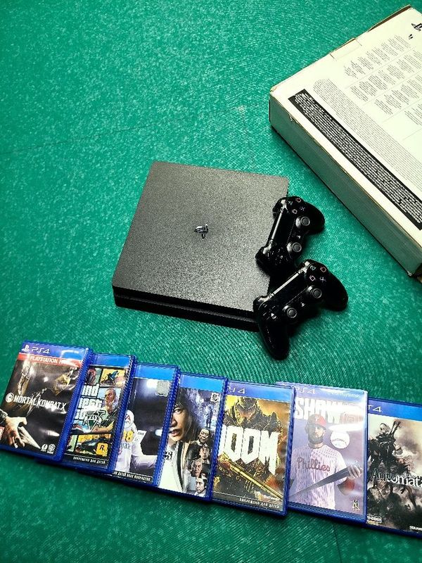 Playstation 4 slim Playstation 4 slim