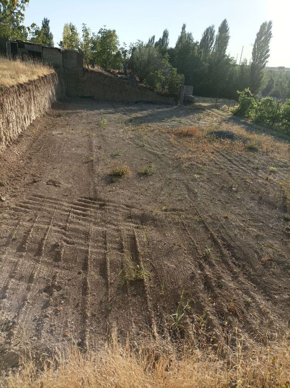 Yer Uchaskasi Chirchiq shaxar Jalayer da 10 sotiq yer Dakment Tayor