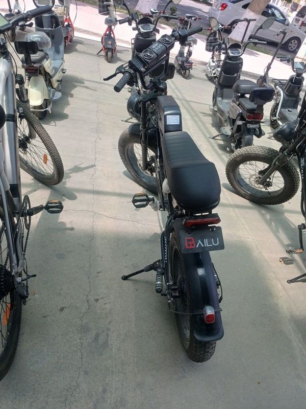 Toqqa moslashgan sport BIKE(ORIGINAL) Toqqa moslashgan sport BIKE(ORIGINAL)