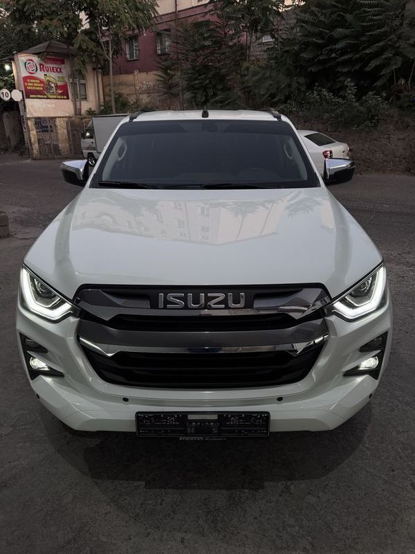 Isuzu D-max 1.9 disel turbo Isuzu D-max 1.9 disel turbo
