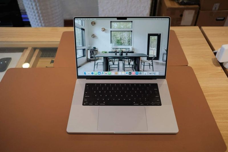 MacBook Pro M3 Pro 16,2dyum 18/512GB