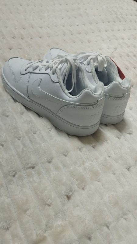 Nike ebernon low