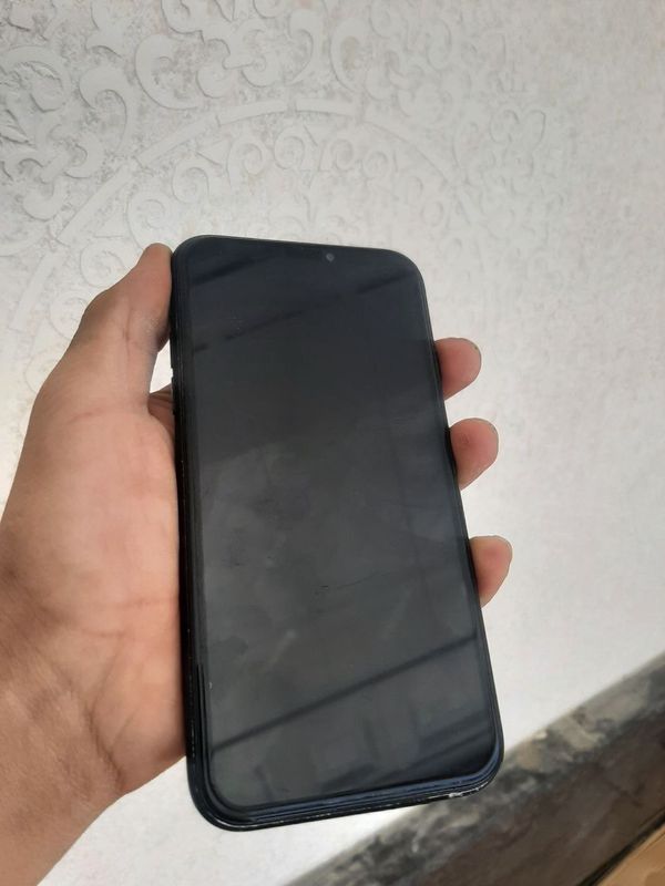 Telefon xotira 128 yomkist 62 ekran radnoy 1000 sirochni Telefon xotira 128 yomkist 62 ekran radnoy 1000 sirochni