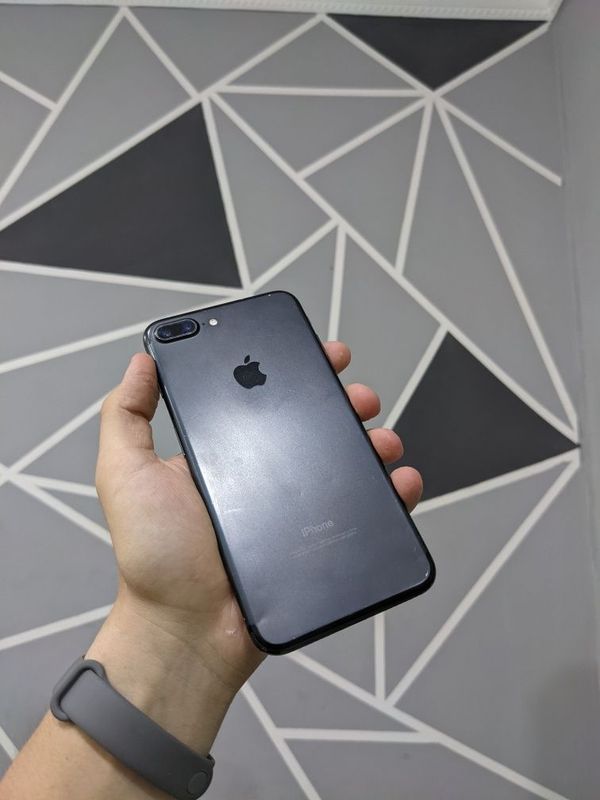 iPhone 7+ 128gb на запчасти либо восстановление