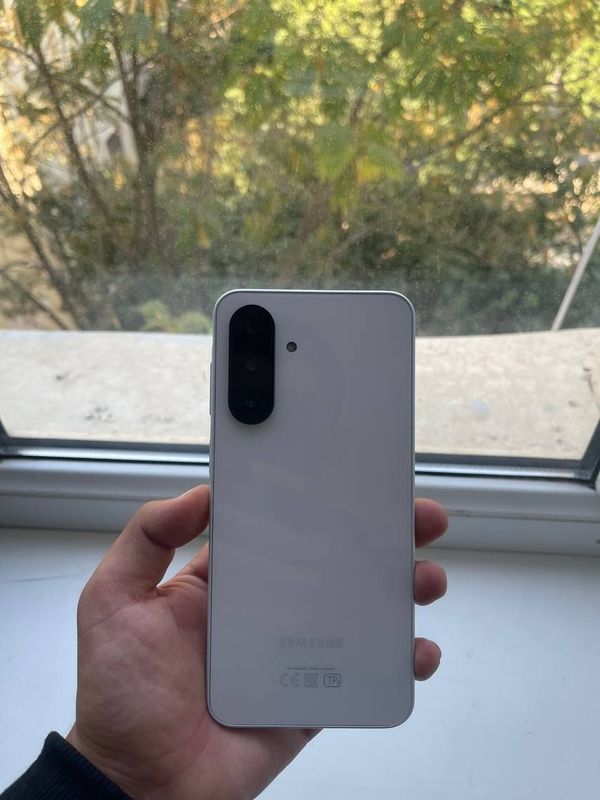 Срочно Samsung Galaxy A26 5G 6/128GB