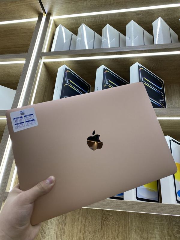 Macbook air m1 13 inch 8/512 NASIYA!! Macbook air m1 13 inch 8/512 NASIYA!!