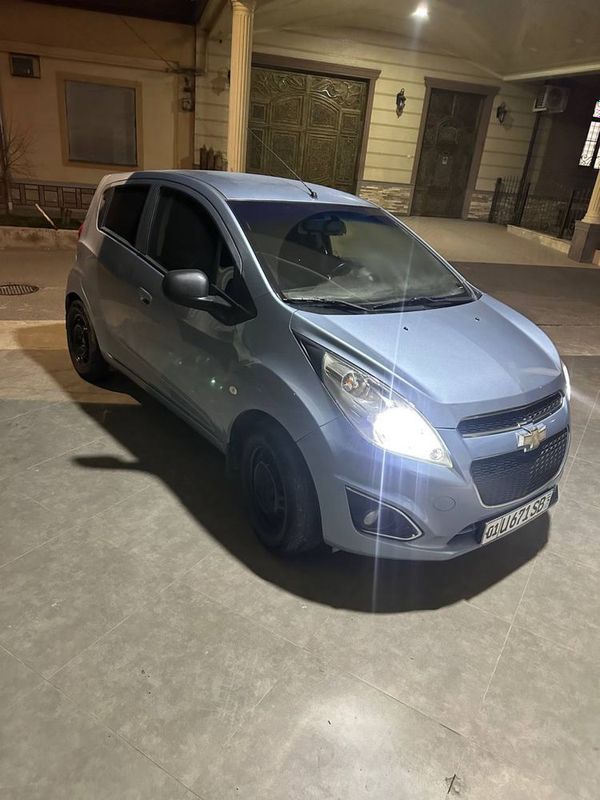 Spark 2015 yil 2 pazitsa 142000km yurgan 6000$