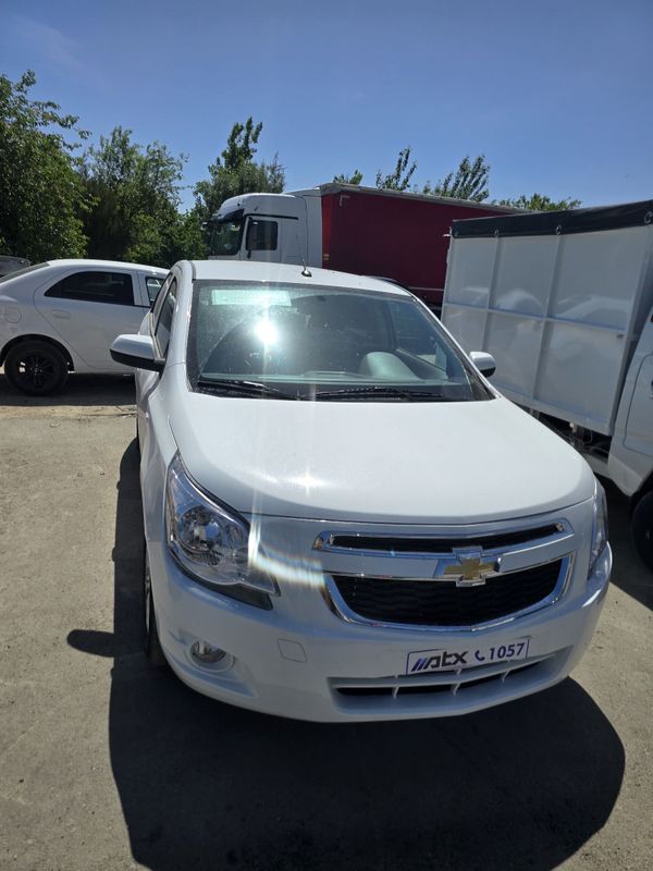 Cobalt автомашины сотилади!