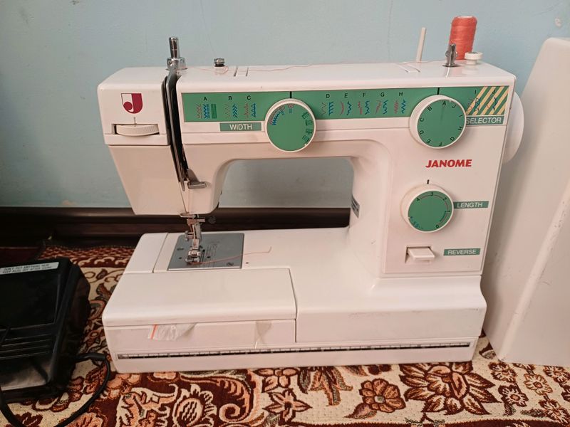 Elektronni shveynaya mashinka Elektronni shveynaya mashinka