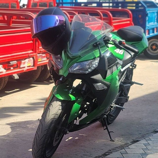 Kawasaki zx10r sotiladi Kawasaki zx10r sotiladi