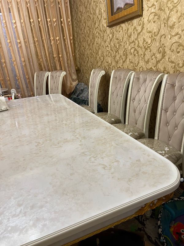 Продается стол +12 стульев + камод Продается стол +12 стульев + камод