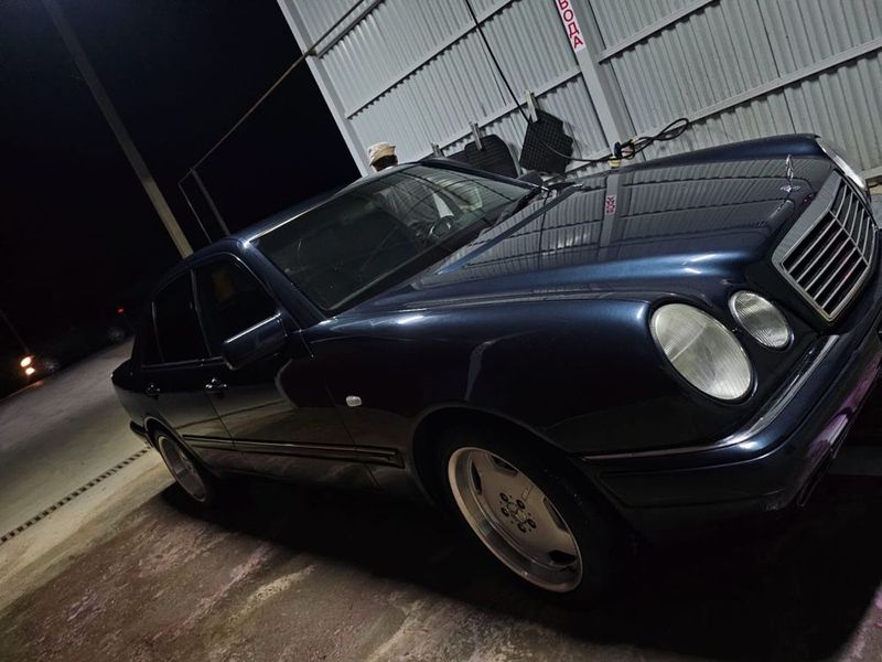 Mercedes benz w210 benzin bak 90 tali Mercedes benz w210 benzin bak 90 tali