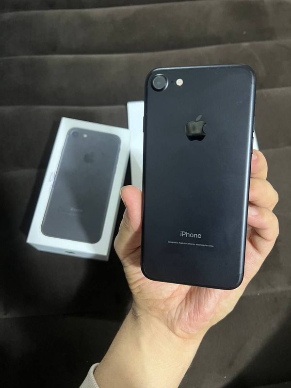 iPhone 7 Srochna Sotiladi