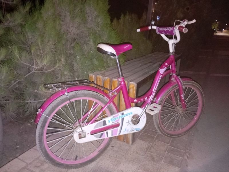 Ikkita yaxshi holatdagi bolalar velosipedi sotiladi, aybi yo'q. Ikkita yaxshi holatdagi bolalar velosipedi sotiladi, aybi yo'q.