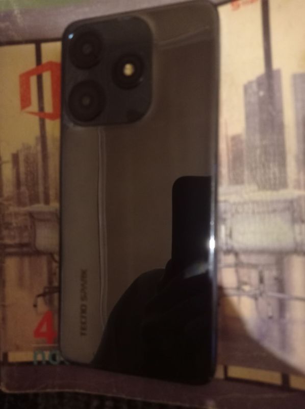 Tecno spark 10C 8/128gb srochna sotladi Tecno spark 10C 8/128gb srochna sotladi
