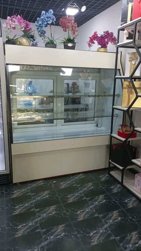 витрина холодильник