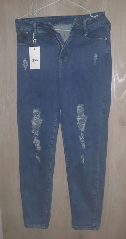 срочно продам джинсы новые Denim
