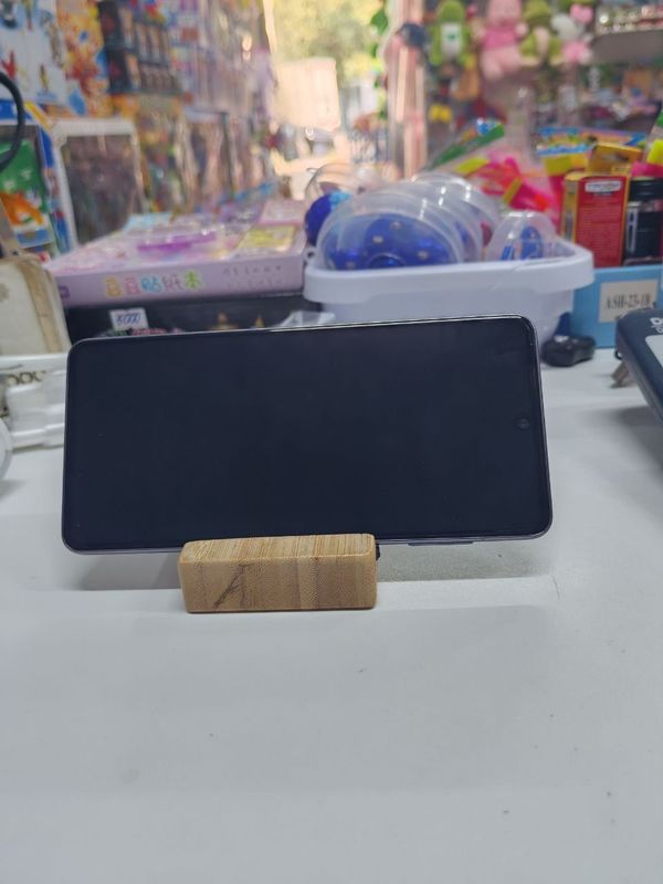 Telefon sotiladi Samsung A73 8x256 Telefon sotiladi Samsung A73 8x256