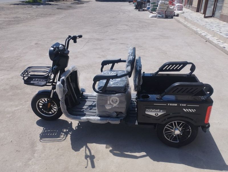 3 g'ildirakli skuterl maxsimal tezli 40-45km 3 g'ildirakli skuterl maxsimal tezli 40-45km