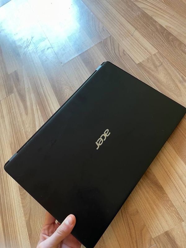 Acer aspire core i3-10 avlod srochni sotiladi aybi yuq