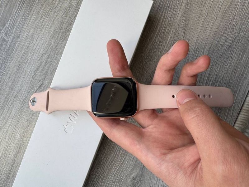 СРОЧНО! Apple watch serius6 gold aluminum сотилади