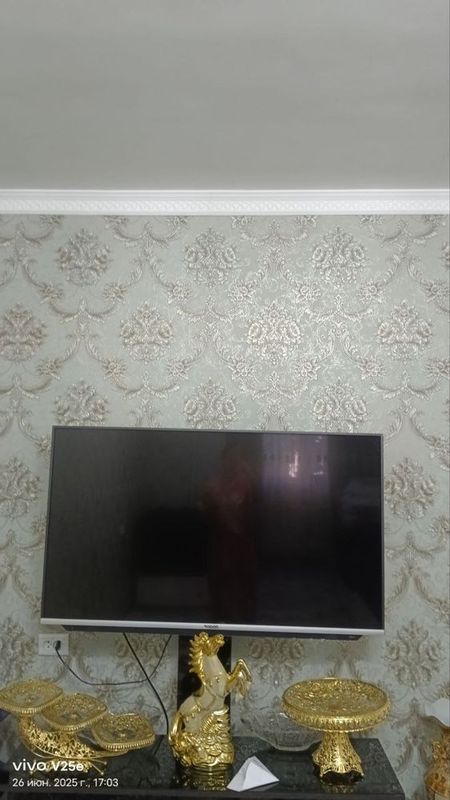 Televizor podstavkasi sotiladi Televizor podstavkasi sotiladi