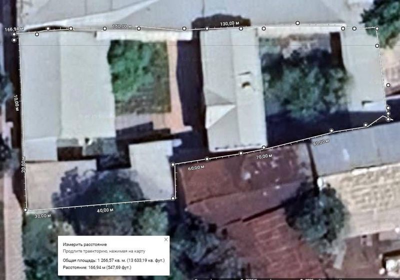 Продается дом/земля, идеально подходит для стройки у главной дороги.