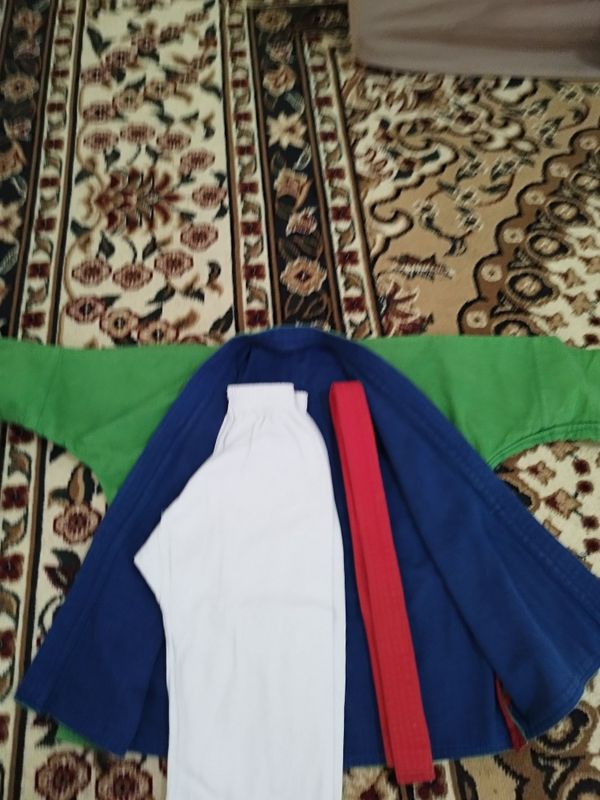 kurash kimanosi va karatega kurash kimanosi va karatega