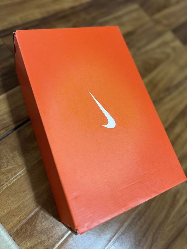 Новые стильные удобнык Pink Nike кроссовки с Европы Новые стильные удобнык Pink Nike кроссовки с Европы