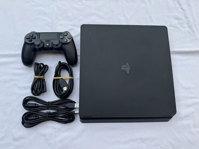 Playstation 4, Slim 500gb