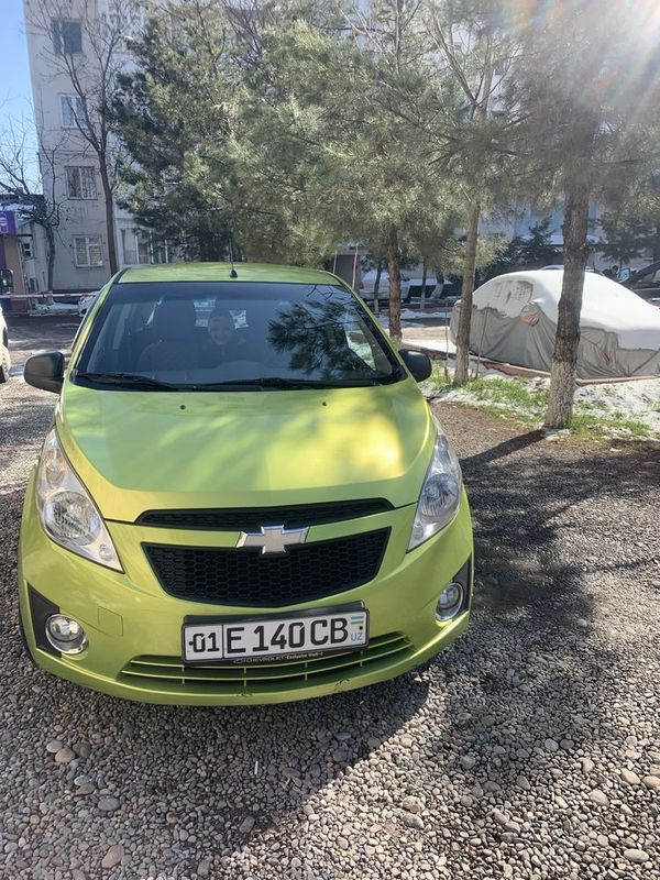 Продам свою машину. Зелёный SPARK 2011 года - 5000 Продам свою машину. Зелёный SPARK 2011 года - 5000