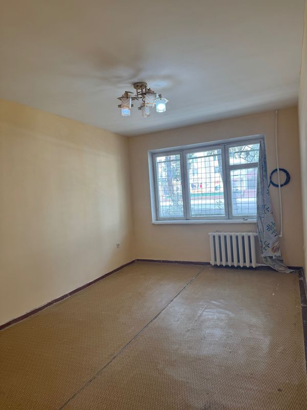 Продается 1 ком квартира в центре Кагана . На 1 этаже . Продается 1 ком квартира в центре Кагана . На 1 этаже .