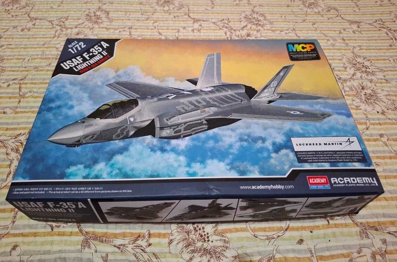 Сборная модель самолета F-35A Сборная модель самолета F-35A
