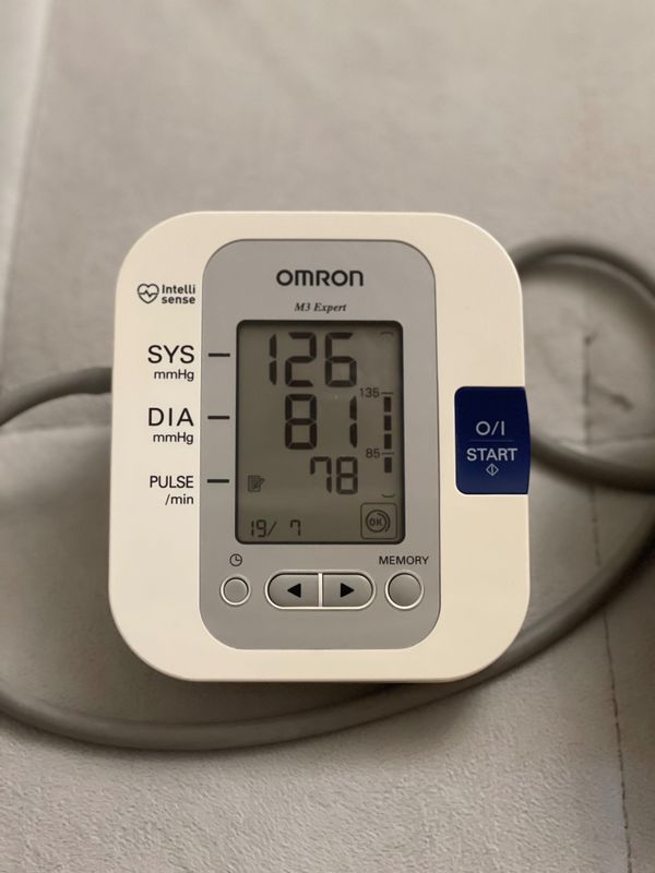 OMRON M3 Expert тонометр OMRON M3 Expert тонометр