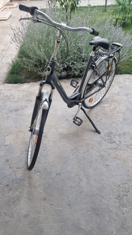 Velosiped sotiladi Velosiped sotiladi