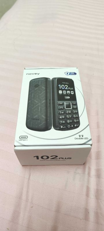 Продам новый кнопочный телефон novey 102plus Продам новый кнопочный телефон novey 102plus