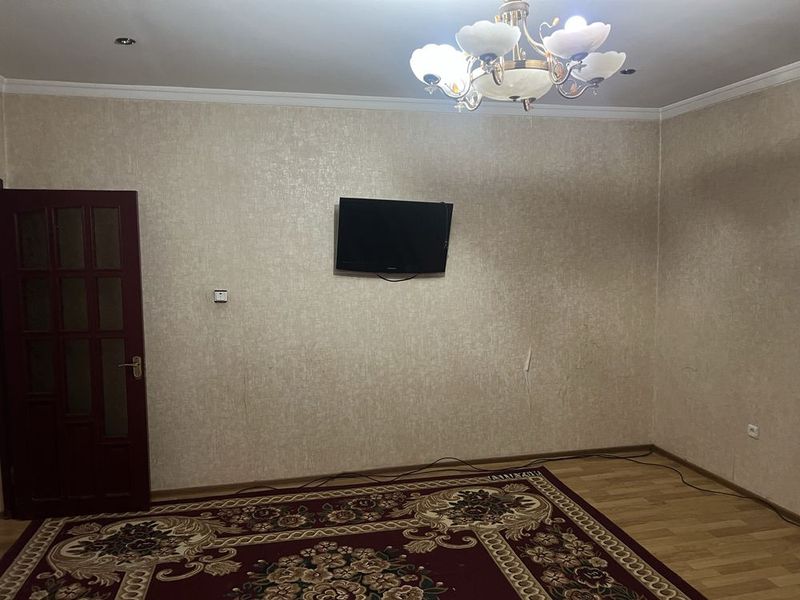 Юнусобод 8-квартлда 2 хонали ижарага берилади. Юнусобод 8-квартлда 2 хонали ижарага берилади.