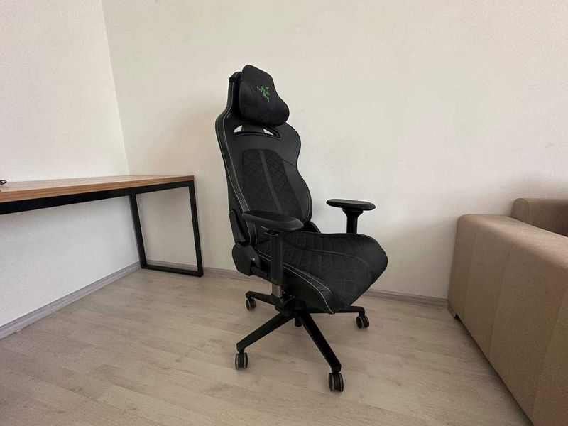 Игровое кресло Razer Enki RZ38-0372 Green Игровое кресло Razer Enki RZ38-0372 Green