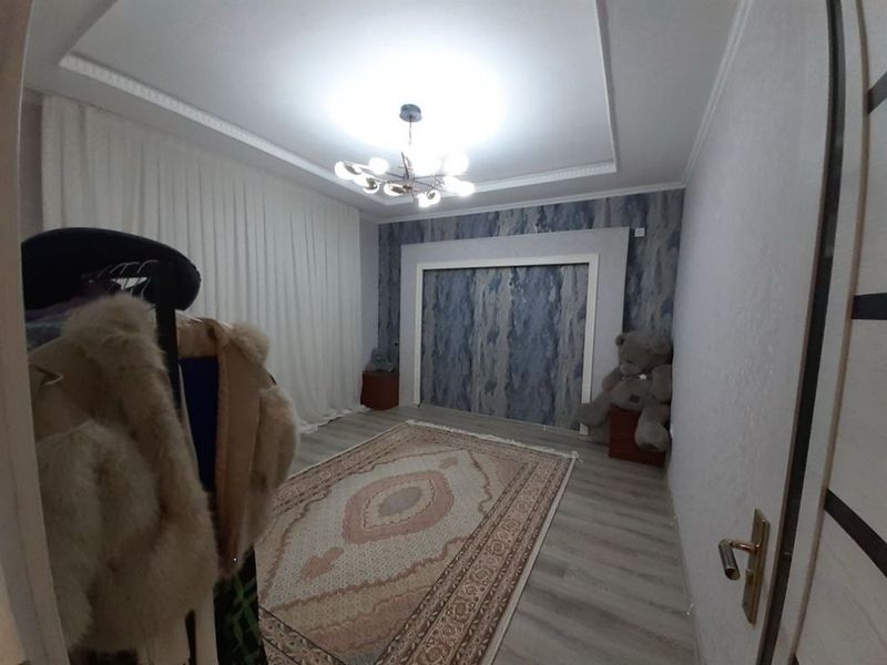 Uy sotiladi 2 xona zangiota solnechniyda Uy sotiladi 2 xona zangiota solnechniyda