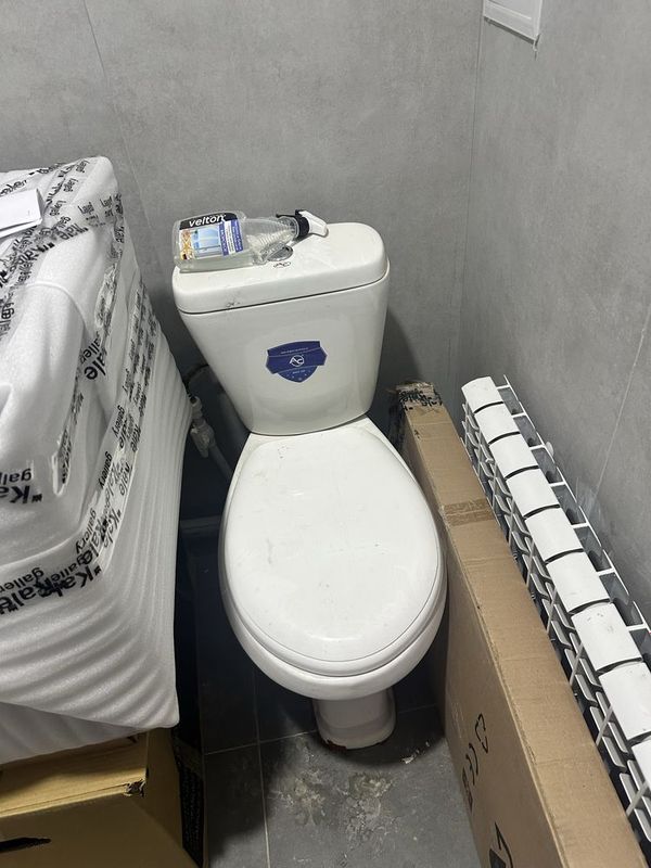 Vanna, Unitaz, rakovina sotiladi Vanna, Unitaz, rakovina sotiladi