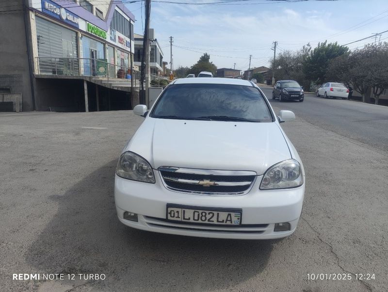 Lasetti lacetti 2012 yil 1,8 mator mehanika gaz bor