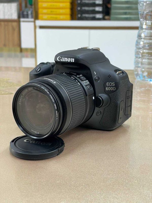 Фотоаппарат Canon EOS 600D Фотоаппарат Canon EOS 600D