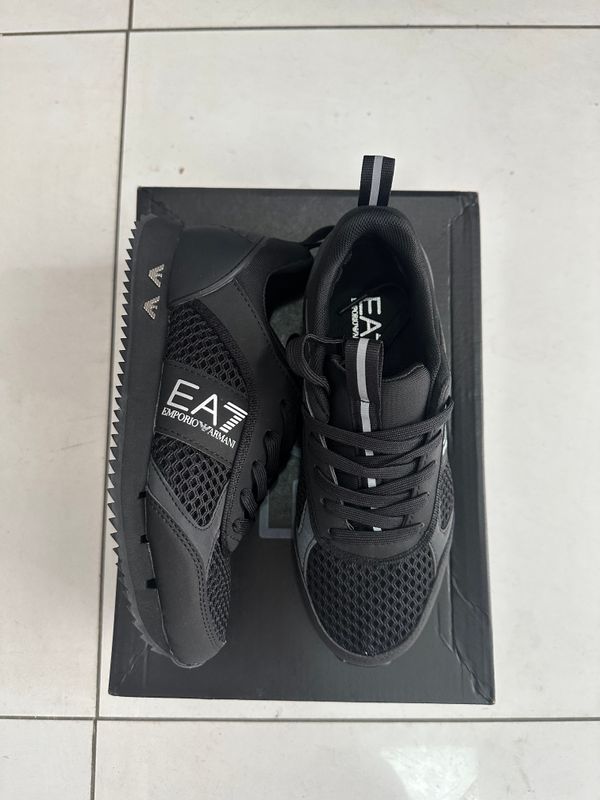 Новые кроссовки Emporio Armani 37 размер