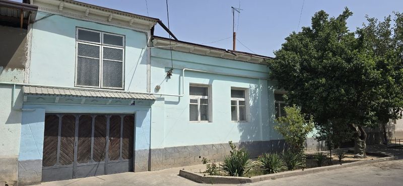 Uchastka sotiladi Uchastka sotiladi