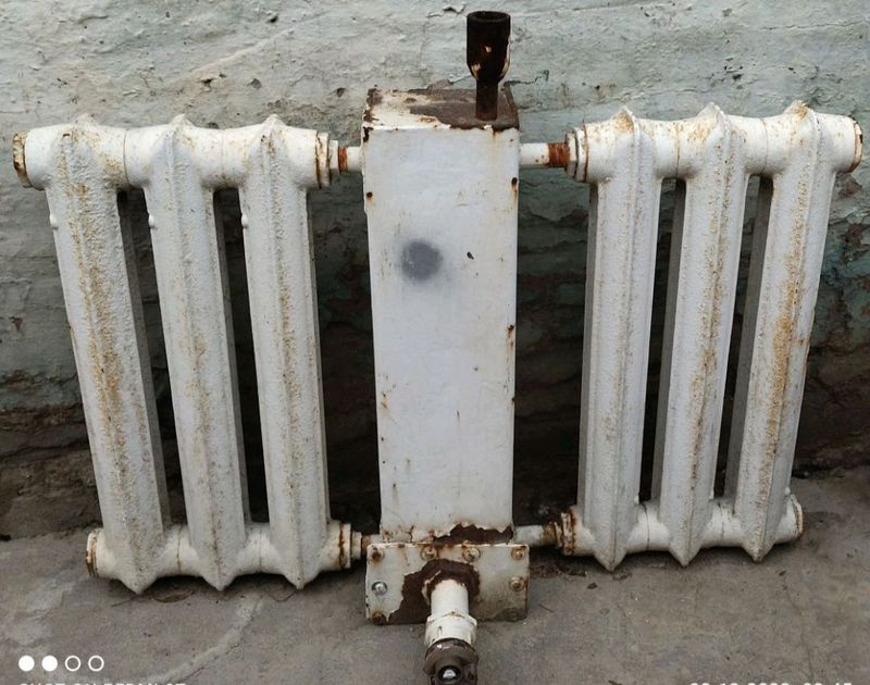 Продаётся батарея электро нагрев автоматика.. Продаётся батарея электро нагрев автоматика..